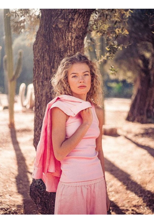 Reserved - Bawełniany top - różowy. Kolor: różowy. Materiał: bawełna