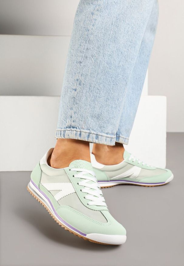 Renee - Zielone Sneakersy z Geometrycznym Wzorem Zoloti. Okazja: na co dzień. Zapięcie: sznurówki. Kolor: zielony. Wzór: geometria
