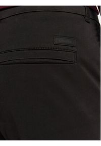 Calvin Klein Chinosy K10K109914 Czarny Slim Fit. Kolor: czarny. Materiał: bawełna #3