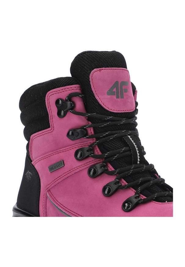 4f - Trekkingi unisex 4F, skóra naturalna nubuk z tekstylnymi wstawkami sznurowanie z metalowymi haczykami oraz gruba amortyzowana podeszwa, fuksja-czarne. Zapięcie: sznurówki. Kolor: różowy. Materiał: skóra, nubuk. Szerokość cholewki: normalna. Obcas: na obcasie. Wysokość obcasa: niski