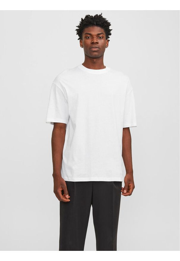 Jack & Jones - Jack&Jones T-Shirt Bradley 12249319 Biały Regular Fit. Kolor: biały. Materiał: bawełna