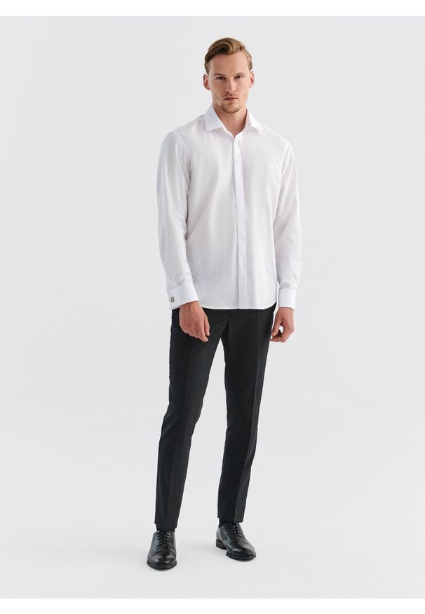 Pako Lorente - PAKO LORENTE – Koszula męska WIT P000B-1X-406-B-K. Typ kołnierza: kołnierzyk klasyczny. Materiał: bawełna, poliester. Długość rękawa: długi rękaw. Długość: długie. Wzór: gładki. Styl: klasyczny, elegancki