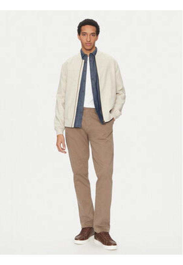 Guess Kurtka bomber M5GL24 WH720 Beżowy Regular Fit. Kolor: beżowy. Materiał: bawełna