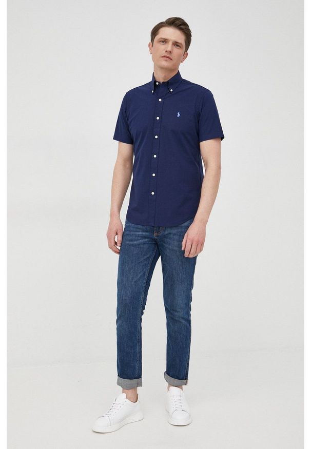 Polo Ralph Lauren koszula męska kolor granatowy regular z kołnierzykiem button-down. Typ kołnierza: polo, button down. Kolor: niebieski. Długość rękawa: krótki rękaw. Długość: krótkie. Wzór: aplikacja