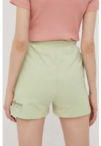 Ellesse szorty bawełniane damskie kolor zielony gładkie high waist SGM14159-PINK. Okazja: na co dzień. Stan: podwyższony. Kolor: zielony. Materiał: bawełna. Wzór: gładki. Styl: casual #4