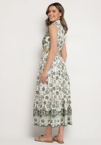 Born2be - Zielona Bawełniana Sukienka o Koszulowym Kroju Bez Rękawów z Paskiem Mirulenia. Okazja: na co dzień. Typ kołnierza: dekolt w kształcie V. Kolor: zielony. Materiał: bawełna. Długość rękawa: bez rękawów. Wzór: kwiaty, aplikacja, haft. Typ sukienki: koszulowe. Styl: casual #7