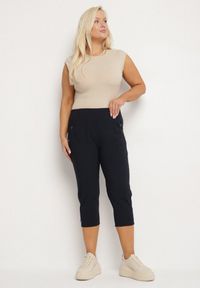 Born2be - Granatowe Spodnie z Wiskozą i Ozdobnymi Guzikami Lireza. Okazja: na co dzień. Kolor: niebieski. Materiał: wiskoza. Styl: klasyczny, casual