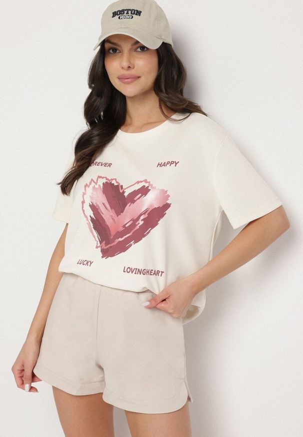 Born2be - Jasnobeżowy T-shirt z Ozdobnym Nadrukiem Palithiela. Okazja: na co dzień. Kolor: beżowy. Materiał: jeans. Wzór: nadruk. Styl: klasyczny, casual