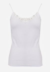 Born2be - Biały Bawełniany Top na Ramiączkach z Ozdobną Koronką przy Dekolcie Berlisa. Kolor: biały. Materiał: bawełna, koronka. Długość rękawa: na ramiączkach. Wzór: koronka #3