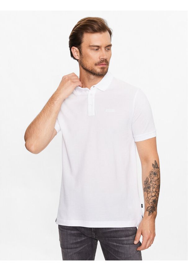 JOOP! Polo 30036084 Biały Modern Fit. Typ kołnierza: polo. Kolor: biały. Materiał: bawełna