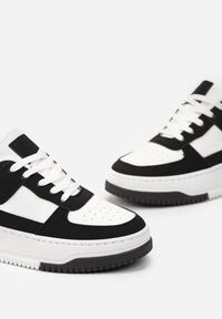 Born2be - Czarno-Białe Sznurowane Sneakersy na Grubej Podeszwie z Błyszczącymi Wstawkami Voluma. Kolor: czarny. Materiał: jeans. Wzór: aplikacja #4