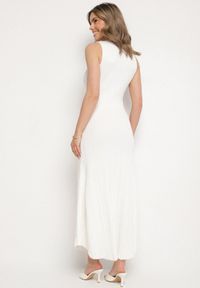 Born2be - Biała Wiskozowa Sukienka Sweterkowa z Ozdobnymi Guzikami Lunarelle. Okazja: na co dzień. Kolor: biały. Materiał: wiskoza. Wzór: aplikacja. Styl: klasyczny, casual, elegancki #3