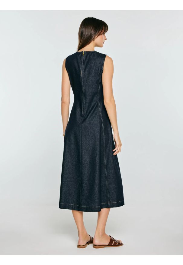 Big-Star - Sukienka damska midi jeansowa granatowa Devon 712. Kolor: niebieski. Materiał: jeans. Długość rękawa: bez rękawów. Styl: klasyczny. Długość: midi