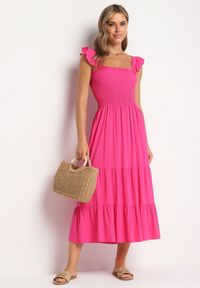Born2be - Fuksjowa Rozkloszowana Bawełniana Sukienka na Ramiączkach z Gumkami i Falbanką Mevesta. Okazja: na spacer. Typ kołnierza: kołnierz z falbankami, dekolt kwadratowy. Kolor: różowy. Materiał: bawełna. Długość rękawa: na ramiączkach #4