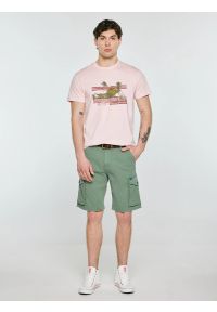 Big-Star - Koszulka męska z nadrukiem różowa Regger 600. Okazja: na spacer. Kolor: różowy. Materiał: materiał, bawełna, skóra, dzianina. Wzór: nadruk. Sezon: lato. Styl: klasyczny #1