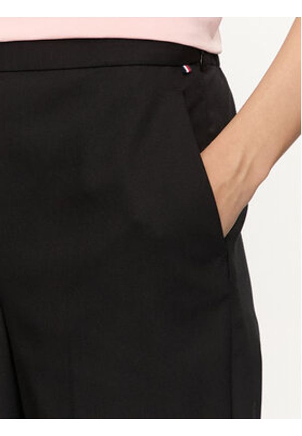 TOMMY HILFIGER - Tommy Hilfiger Chinosy Travel WW0WW43632 Czarny Slim Fit. Kolor: czarny. Materiał: bawełna, syntetyk