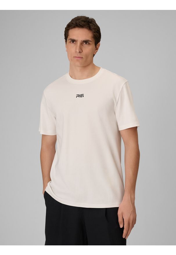 4f - 4F T-shirt regular gładki męski 4F x Robert Lewandowski - biały XL. Okazja: na co dzień, na spacer. Kolor: biały. Materiał: jersey, bawełna, materiał, dzianina. Wzór: gładki. Sezon: lato. Styl: sportowy, klasyczny, casual