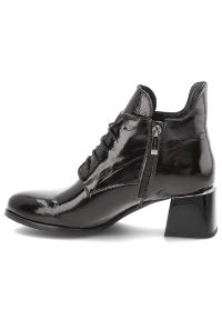 Bordowe Botki Armodo Lakierowane Obuwie Damskie. Okazja: na co dzień. Kolor: czerwony. Materiał: lakier. Obcas: na obcasie. Styl: casual, elegancki. Wysokość obcasa: średni #7