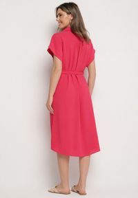 Born2be - Czerwona Sukienka z Bawełną i Ozdobnym Paskiem Savanire. Okazja: na co dzień. Kolor: czerwony. Materiał: bawełna. Typ sukienki: koszulowe. Styl: elegancki, casual, klasyczny #2