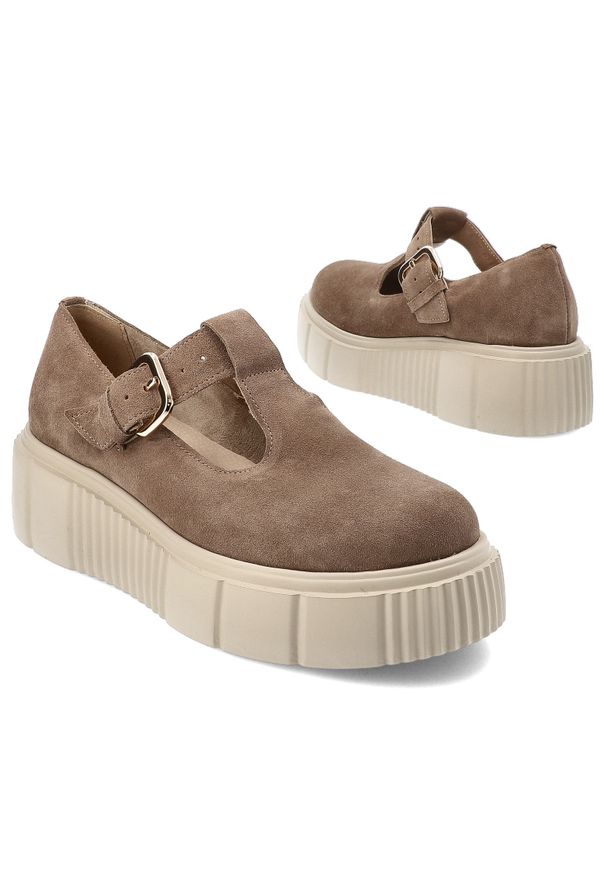 Brązowe Półbuty Armodo Zamszowe Buty Damskie Na Platformie. Kolor: brązowy. Materiał: zamsz. Obcas: na platformie. Styl: elegancki, klasyczny