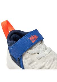 Nike Sneakersy Team Hustle D 10 CW6737 103 Biały. Kolor: biały. Materiał: materiał