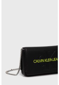 Calvin Klein Jeans - Torebka. Kolor: czarny. Rodzaj torebki: na ramię #2