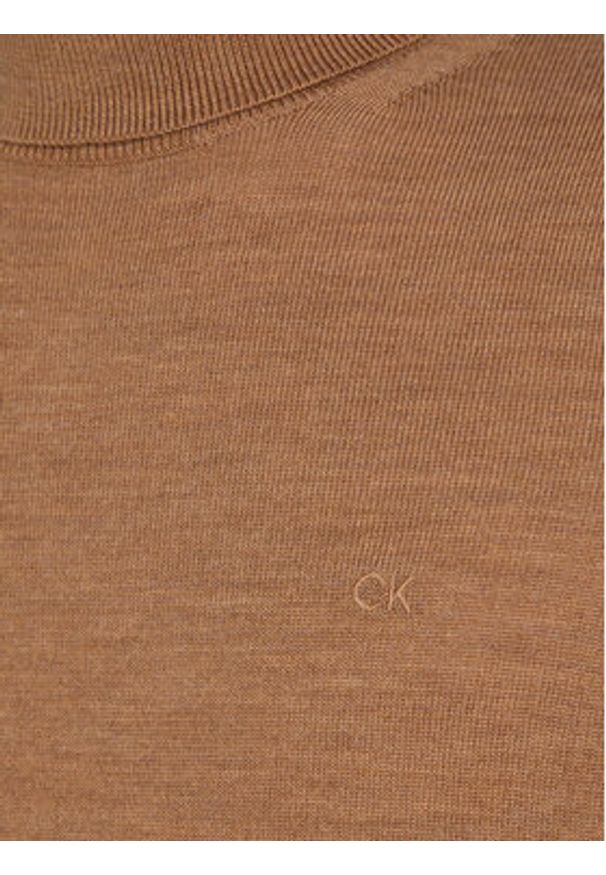 Calvin Klein Golf Superior K10K110420 Brązowy Slim Fit. Typ kołnierza: golf. Kolor: brązowy. Materiał: wełna