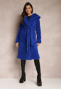 Renee - Granatowy Futrzany Płaszcz Wiązany w Pasie Vimegi. Kolor: niebieski. Materiał: futro. Długość: długie #1