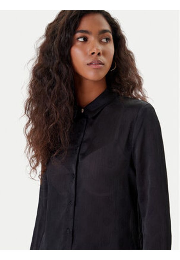 Guess Koszula W5YH1A WHCR2 Czarny Regular Fit. Kolor: czarny. Materiał: syntetyk