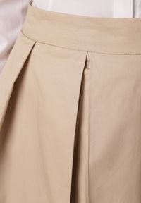 Born2be - Beżowa Rozkloszowana Spódnica z Bawełny z Szerokimi Plisami Malona. Okazja: do pracy, na co dzień. Kolor: beżowy. Materiał: bawełna. Styl: casual #6