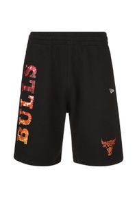 New Era - Krótki Chicago Bulls. Kolor: czerwony, czarny, wielokolorowy. Długość: krótkie. Sport: koszykówka