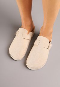 Born2be - Beżowe Klapki na Grubej Podeszwie w Stylu Chodaków z Klamrą Lilarose. Okazja: na co dzień. Kolor: beżowy. Styl: casual #5