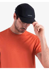 Czapka z daszkiem Icebreaker Shell+ Windbreaker 5 Panel Cap - black. Kolor: czarny. Sezon: zima