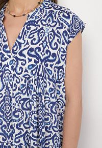 Born2be - Niebieska Bawełniana Sukienka o Rozkloszowanym Kroju Oversize Liravina. Okazja: na co dzień. Typ kołnierza: dekolt w serek. Kolor: niebieski. Materiał: bawełna. Typ sukienki: oversize. Styl: klasyczny, casual, elegancki #2