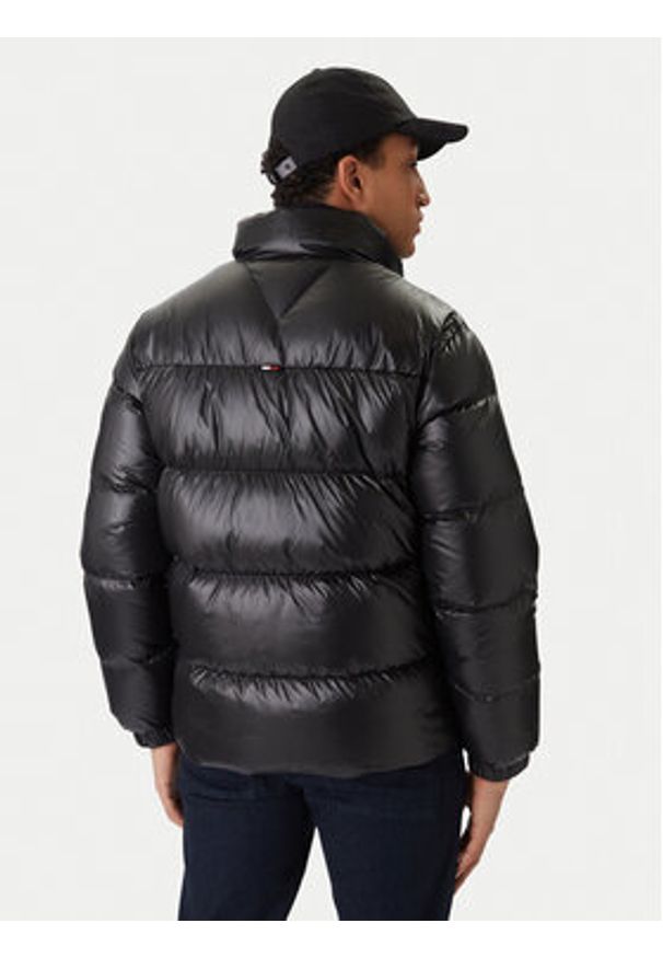 TOMMY HILFIGER - Tommy Hilfiger Kurtka puchowa MW0MW40617 Czarny Regular Fit. Kolor: czarny. Materiał: syntetyk