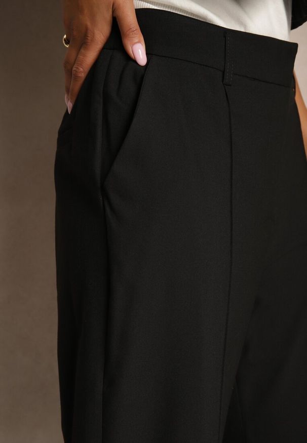 Renee - Czarne Spodnie Garniturowe z Wiskozą High Waist o Szerokim Kroju Ceanita. Okazja: na spotkanie biznesowe, na co dzień. Stan: podwyższony. Kolor: czarny. Materiał: wiskoza. Styl: casual, biznesowy
