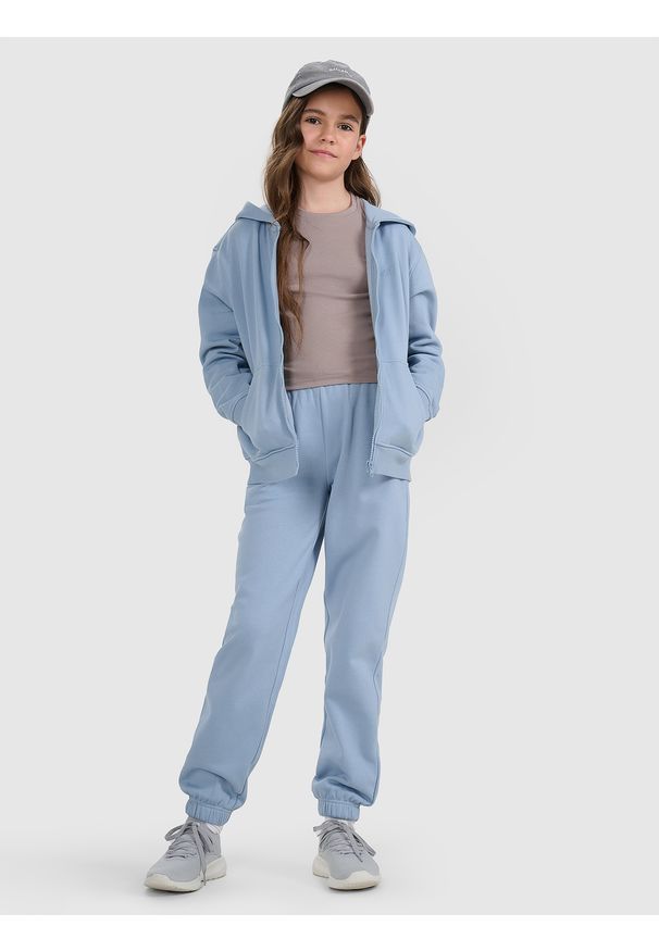 4f - 4F Spodnie dresowe joggery dziewczęce - niebieskie 146 (10-11 lat). Okazja: na co dzień. Kolor: niebieski. Materiał: dresówka. Wzór: gładki, ze splotem. Sezon: lato. Styl: młodzieżowy, casual, sportowy
