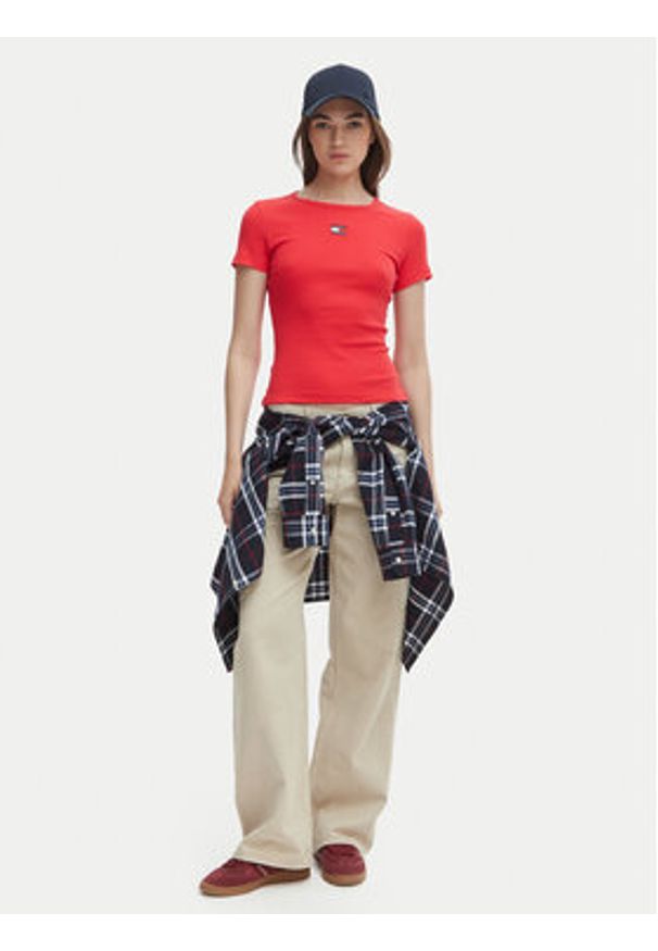 Tommy Jeans T-Shirt DW0DW17881 Czerwony Slim Fit. Kolor: czerwony. Materiał: bawełna