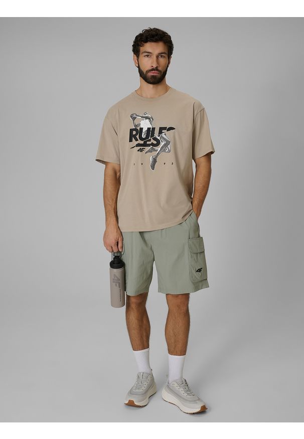 4f - 4F T-shirt loose z nadrukiem męski - beżowy M. Okazja: na co dzień. Kolor: beżowy. Materiał: dzianina, bawełna, materiał. Wzór: nadruk. Styl: casual