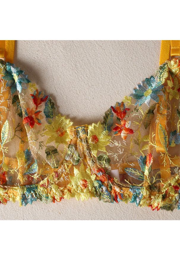 Intica - Komplet bielizny z kwiatowym haftem na specjalne okazje Sylvianne. Kolor: wielokolorowy. Materiał: materiał. Wzór: kwiaty, haft