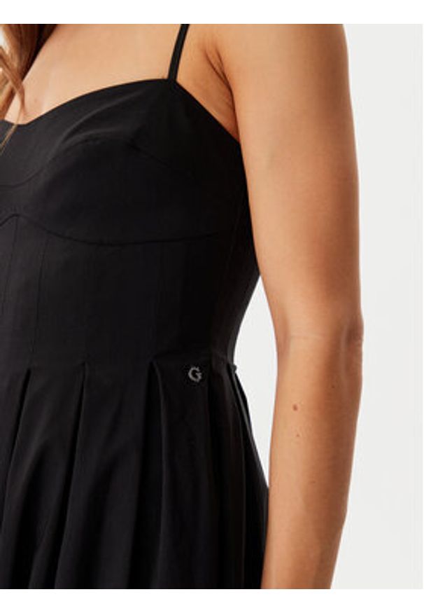 Guess Sukienka koktajlowa W5GK61 WGMR2 Czarny Regular Fit. Kolor: czarny. Materiał: wiskoza. Styl: wizytowy