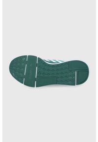 adidas Originals buty Swift Run 22 GZ3501 kolor zielony. Nosek buta: okrągły. Zapięcie: sznurówki. Kolor: zielony. Materiał: włókno, guma, materiał. Sport: bieganie