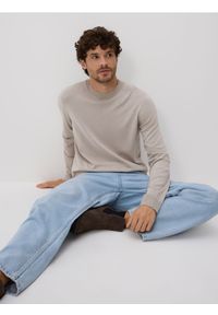 Reserved - Wiskozowy sweter - beżowy. Kolor: beżowy. Materiał: wiskoza