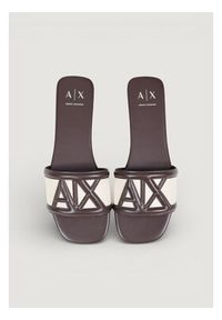 Armani Exchange Klapki XW002568 AF22752 MZ766 Brązowy. Kolor: brązowy. Materiał: skóra #2