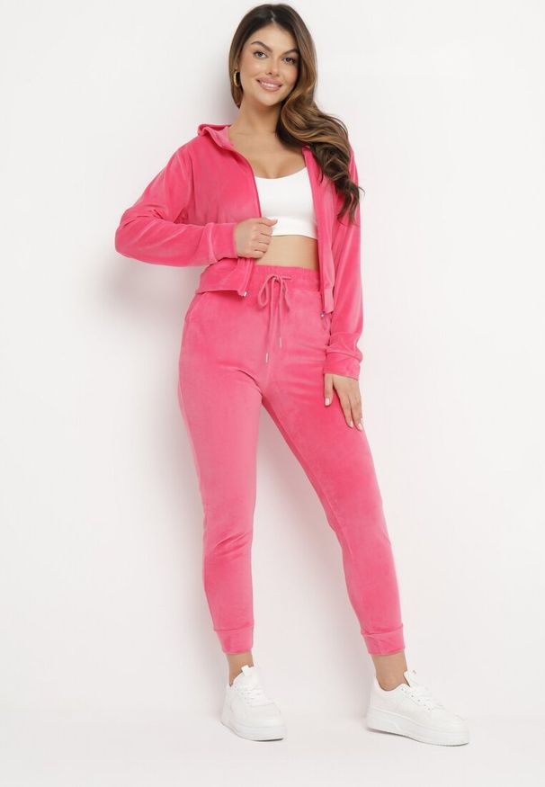 Born2be - Fuksjowy Welurowy Komplet Dresowy Bluza z Kapturem i Spodnie Petyra. Kolor: różowy. Materiał: welur, dresówka. Wzór: jednolity