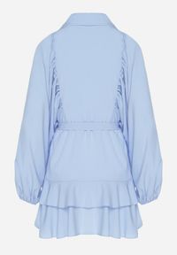 Born2be - Jasnoniebieska Sukienka Ozdobiona Paskiem i Falbanami Divilena. Okazja: na co dzień. Kolor: niebieski. Materiał: jeans. Wzór: aplikacja. Styl: elegancki, casual