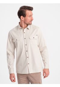 Ombre Clothing - Męska bawełniana koszula REGULAR FIT z kieszeniami zapinanymi na guziki - kremowa V1 OM-SHCS-0146 - XXL. Kolor: kremowy. Materiał: bawełna. Długość rękawa: długi rękaw. Długość: długie. Wzór: aplikacja #8
