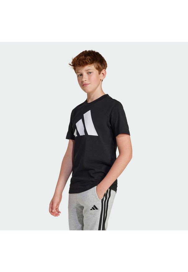 Adidas - Koszulka Essentials Kids. Kolor: czarny, biały, wielokolorowy. Materiał: bawełna. Sport: joga i pilates