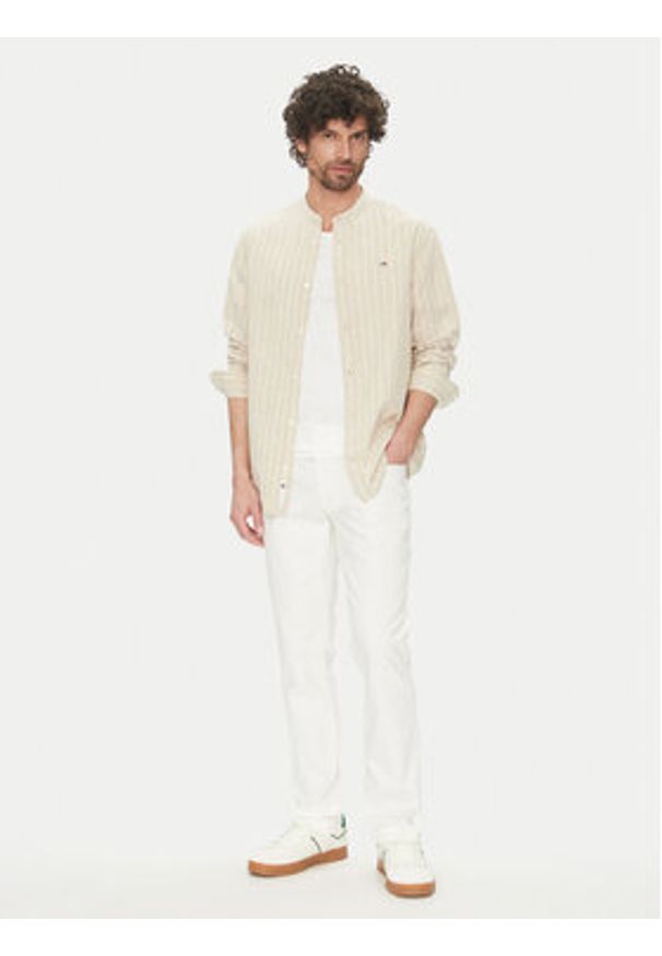 Tommy Jeans Jeansy DM0DM20980 Biały Slim Fit. Kolor: biały