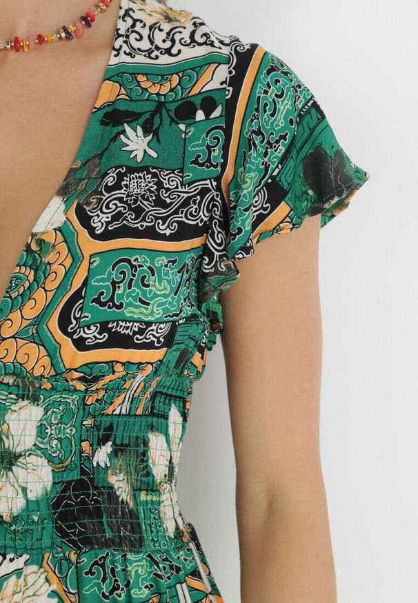 Born2be - Zielona Sukienka Maxi z Wiskozy z Gumką w Talii i Guzikami Nyllu. Kolor: zielony. Materiał: wiskoza. Wzór: aplikacja. Długość: maxi